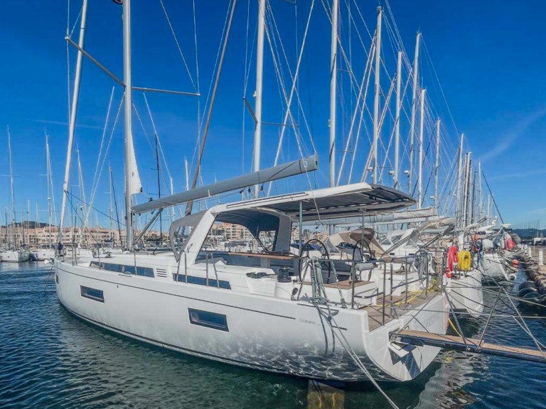 Yacht hire Hyères cheap Oceanis 60