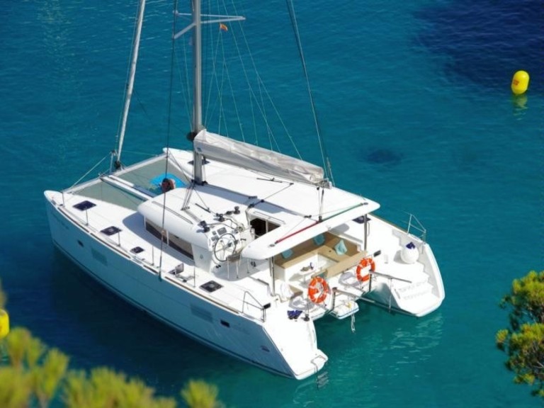 Catamaran to hire Punta Ala at the best price