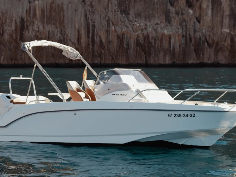 Hire Motorboat with or without skipper Bénéteau Altea