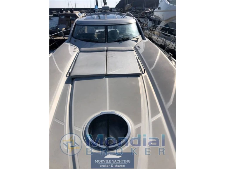 Hire Luxury Yacht Absolute with a boat licence