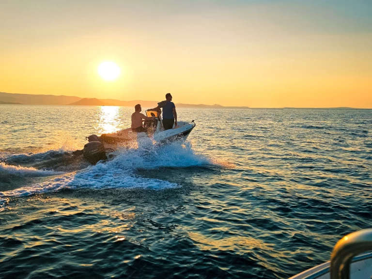 Hire a  Compass 150 Naxos (City)