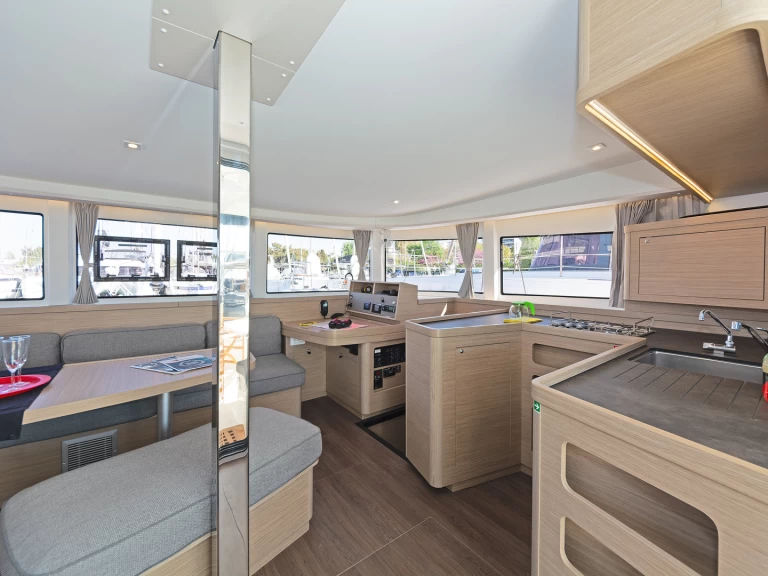 Catamaran to hire Paros (Island) at the best price