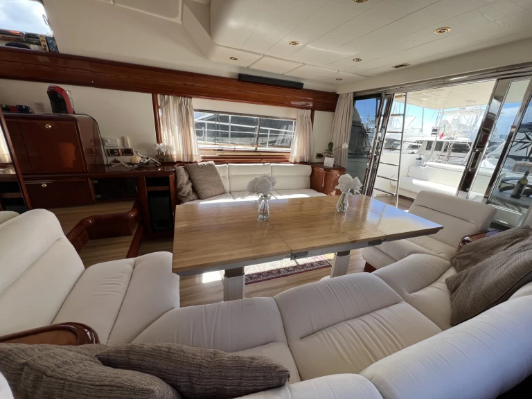 Luxury Yacht to hire Porto Turistico Palau at the best price