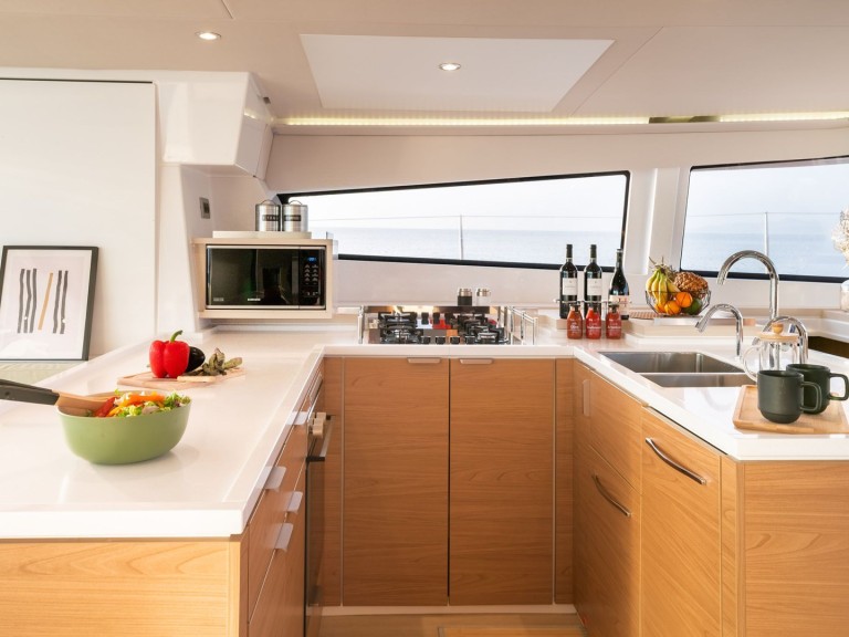 Catamaran hire in Alimos - Bali Bali 5.4