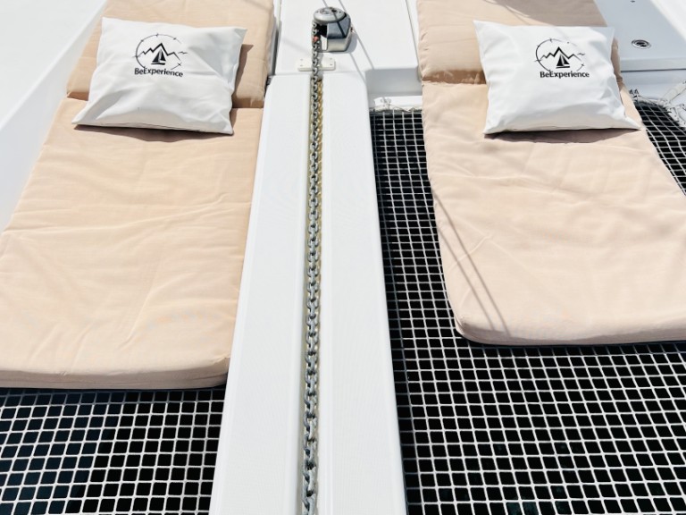 Catamaran to hire Playa de Talamanca at the best price