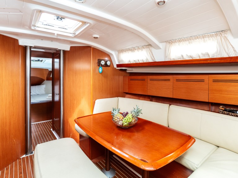 Hire a Bénéteau Cyclades 43.4 Níkiti