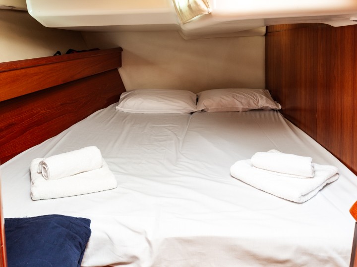 Yacht hire Níkiti cheap Sun Odyssey 45