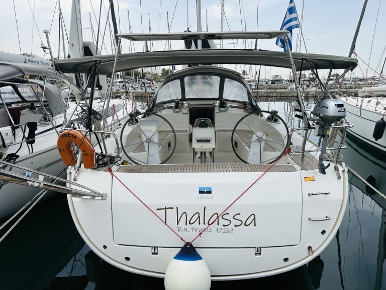 Yacht hire Alimos cheap Cruiser 51