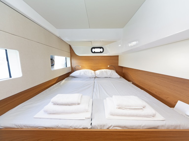 Catamaran to hire Skradin at the best price