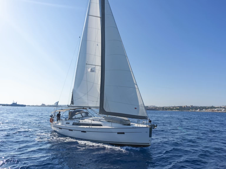 Sailboat hire in Deme of Volos - Bavaria Cruiser 41