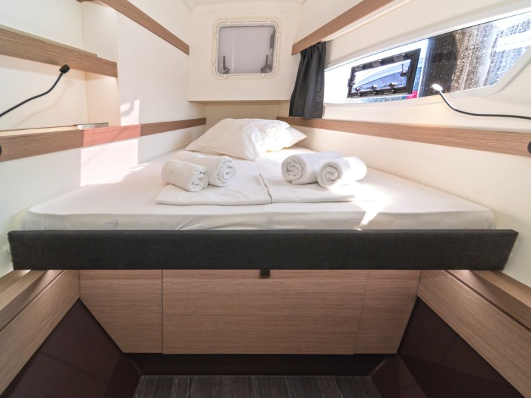 Charter a Fountaine Pajot Isla 40 in Skradin on Samboat