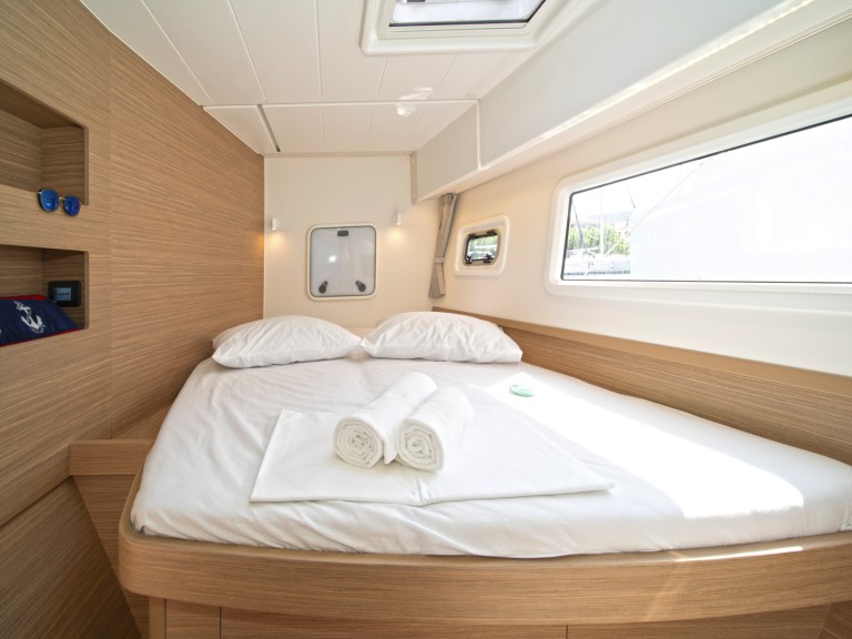 Charter a Lagoon Lagoon 42 in Skradin on Samboat