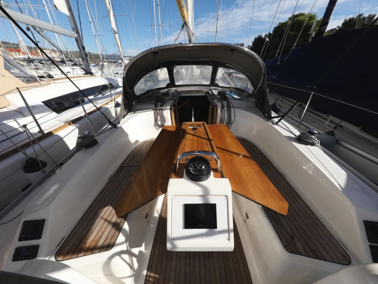 Charter a Bavaria Cruiser 34 in Trogir on Samboat