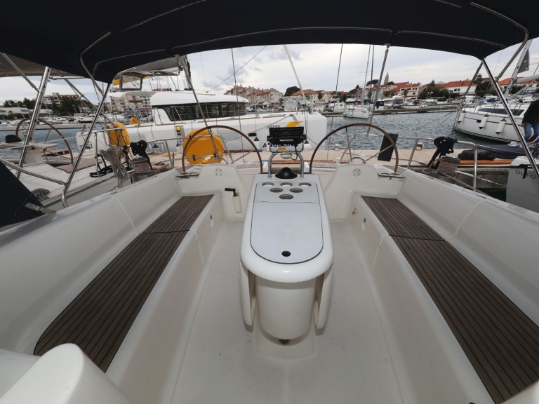 Hire a Dufour Gib Sea 51 Biograd na Moru