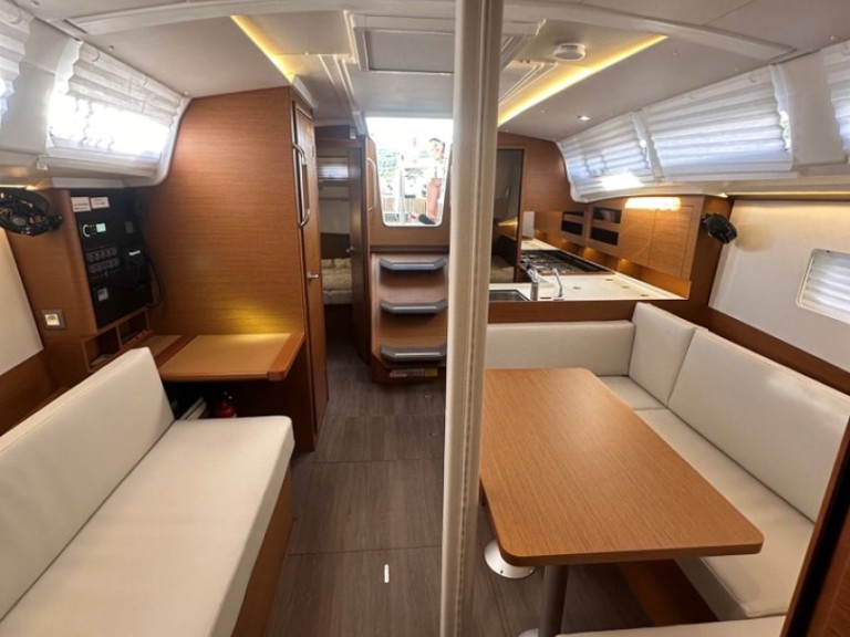 Hire Sailboat with or without skipper Jeanneau Punat