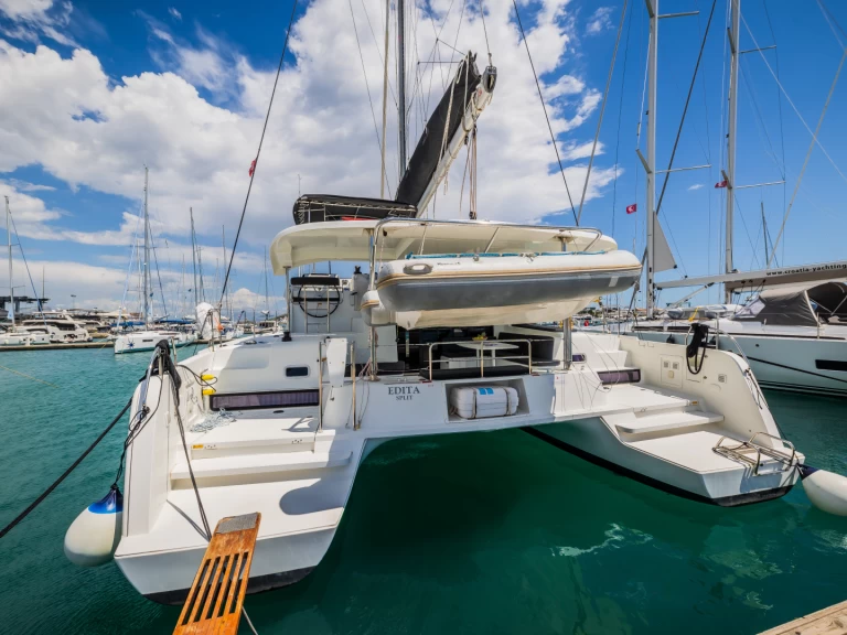 Hire a Lagoon Lagoon 42 Seget Donji