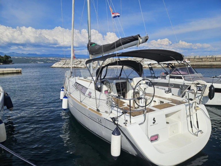 Bénéteau Oceanis 34 charter bareboat or skippered in  Ičići