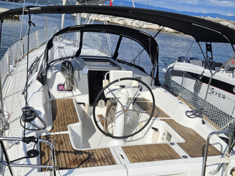 Yacht charter Ičići - Bénéteau Oceanis 34 on SamBoat