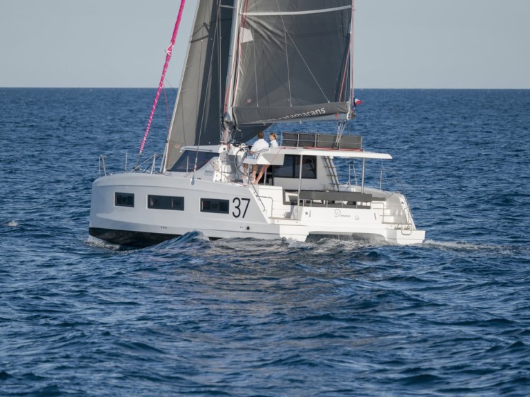 Hire Catamaran Aventura with a boat licence