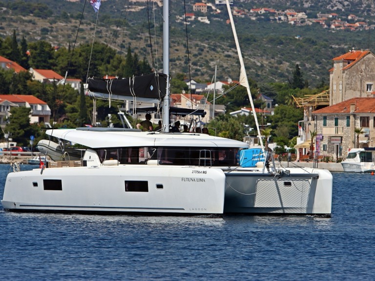 Hire Catamaran with or without skipper Lagoon Rogoznica