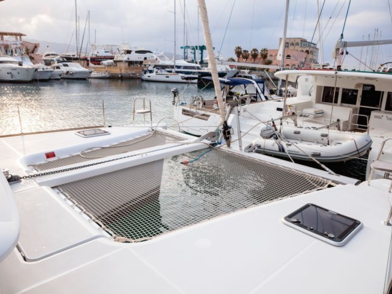 Catamaran hire in Punta Ala - Lagoon Lagoon 400 S2