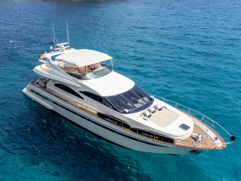 Hire a Astondoa 72 GLX Barcelona