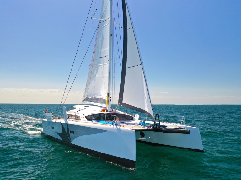 Catamaran to hire La Trinité-sur-Mer at the best price