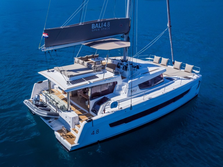 Catamaran to hire Kaštela at the best price
