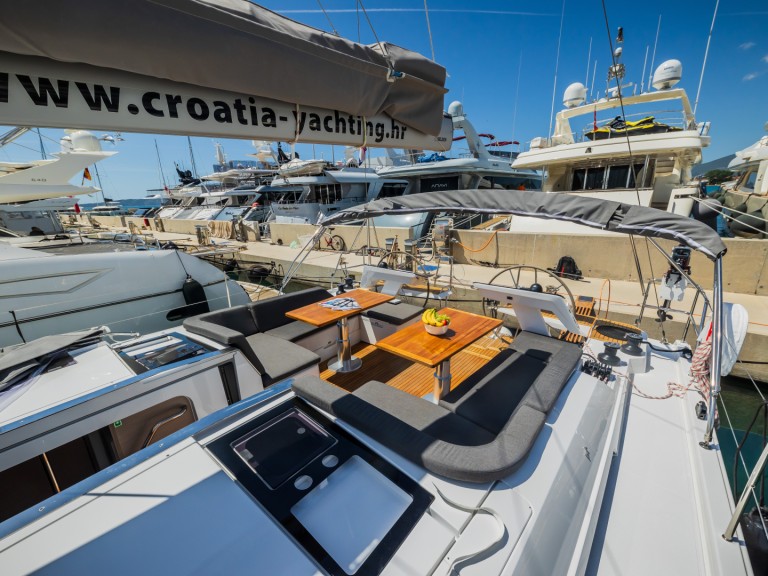 Sailboat hire in Kaštela - Hanse Hanse 460