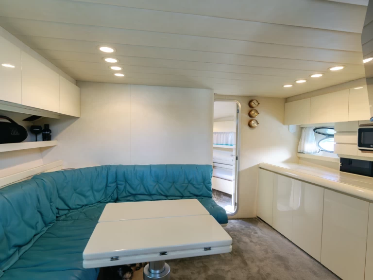 Motorboat hire in Roses - Pershing Pershing 48