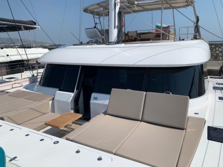 Yacht hire Athens cheap Sunreef 50
