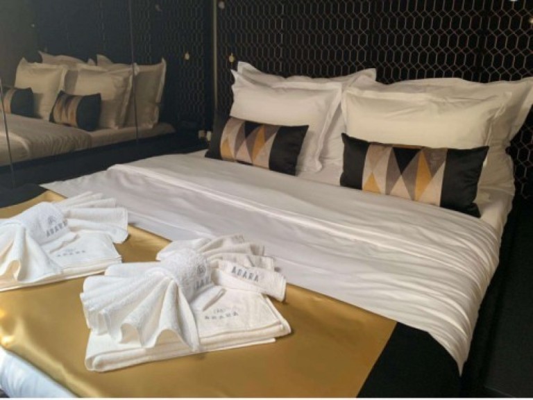 Charter a Sunreef Sunreef 50 in Athens on Samboat