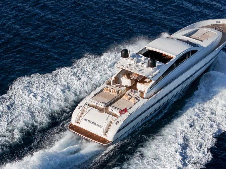 Luxury Yacht to hire Saint-Raphaël at the best price