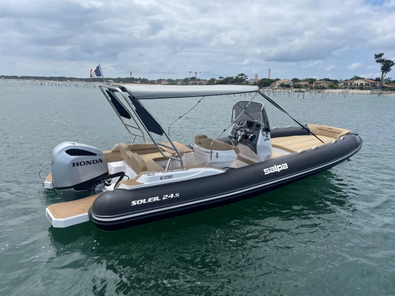 Charter a Salpa Salpa Soleil 24.5 in Bélisaire on Samboat