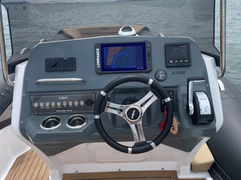 Hire RIB with or without skipper Salpa Bélisaire