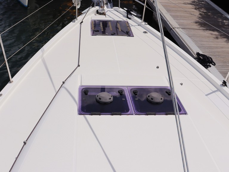 Hire a Jeanneau Sun Loft 47 Road Town