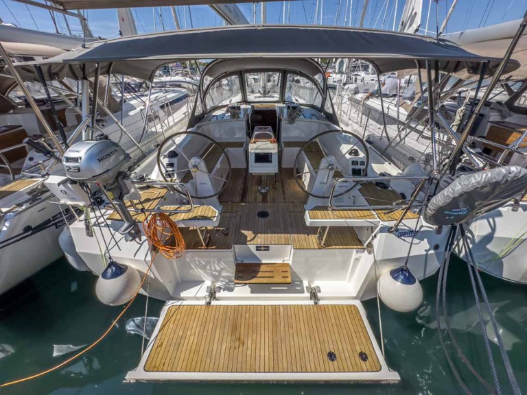Yacht charter Pula - Bavaria Bavaria C42 on SamBoat