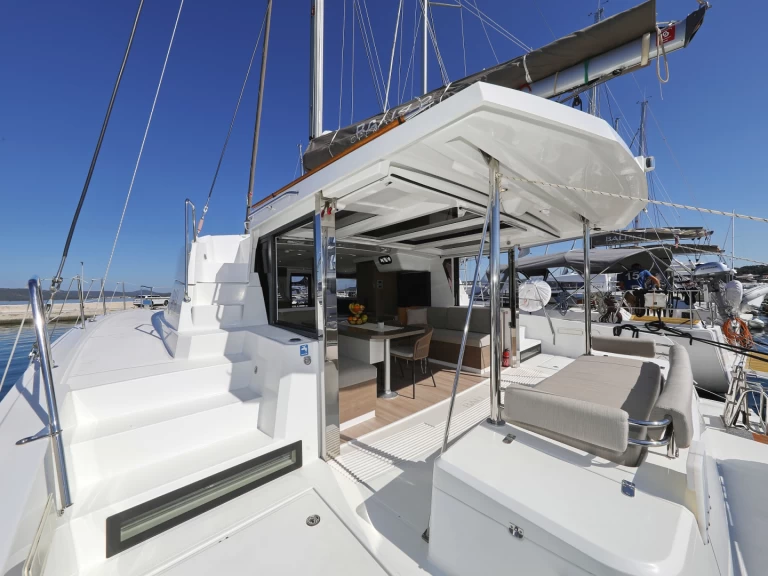 Charter a Bali Bali 4.2 in Biograd na Moru on Samboat