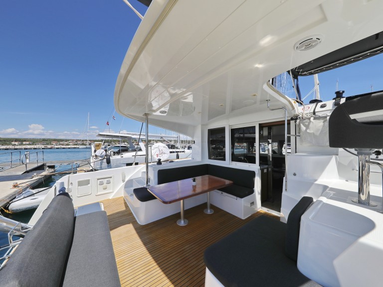 Hire a Lagoon Lagoon 40 Biograd na Moru