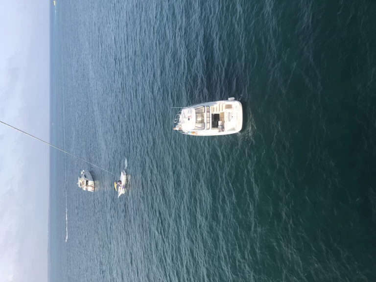 Yacht hire Cancún cheap Sea Ray Flybridge