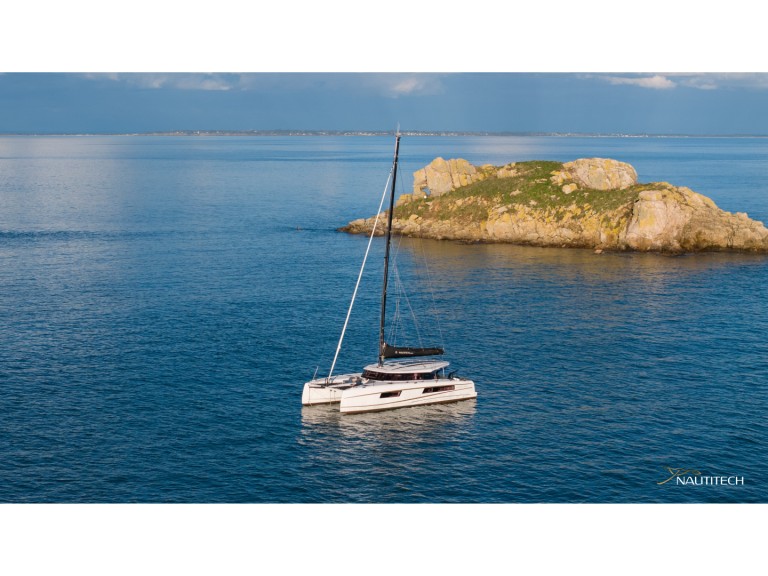 Catamaran to hire Cogolin at the best price