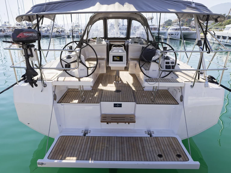 Sailboat to hire Kaštela at the best price