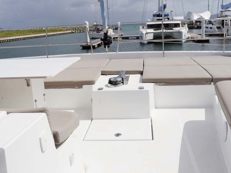 Catamaran to hire Road Town at the best price