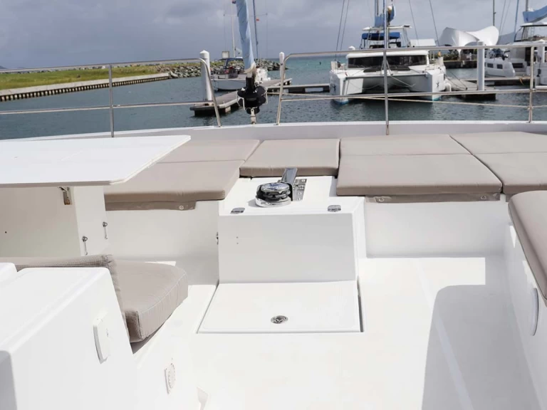 Catamaran to hire Road Town at the best price