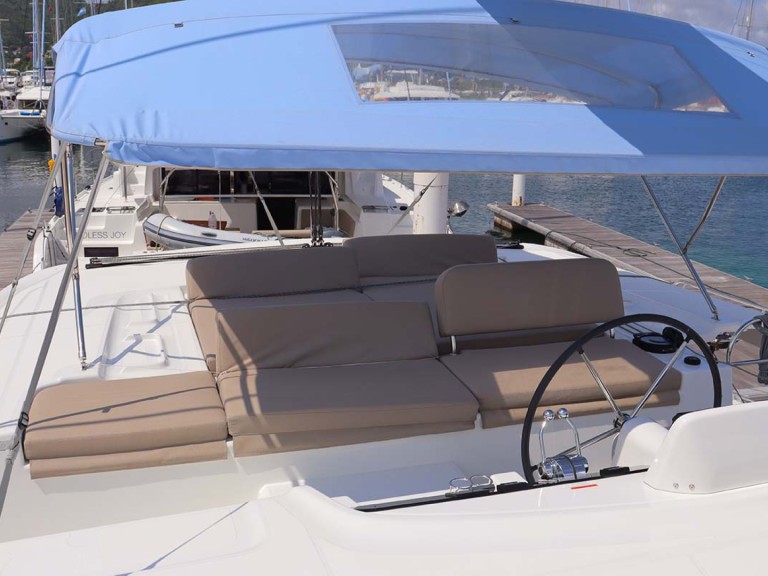 Catamaran to hire Road Town at the best price