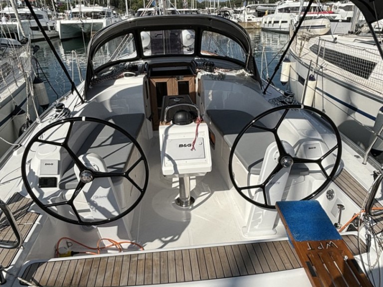 Hire Sailboat with or without skipper Bavaria Pula