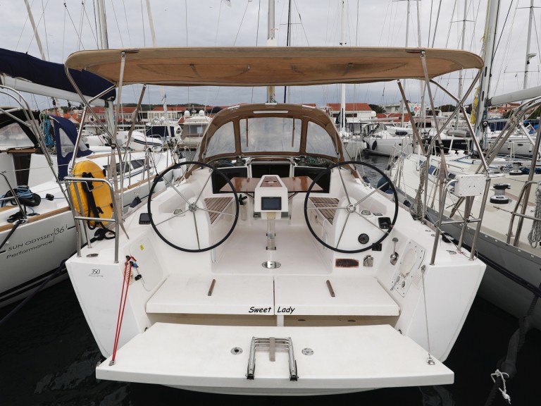 Hire Sailboat Dufour with a boat licence