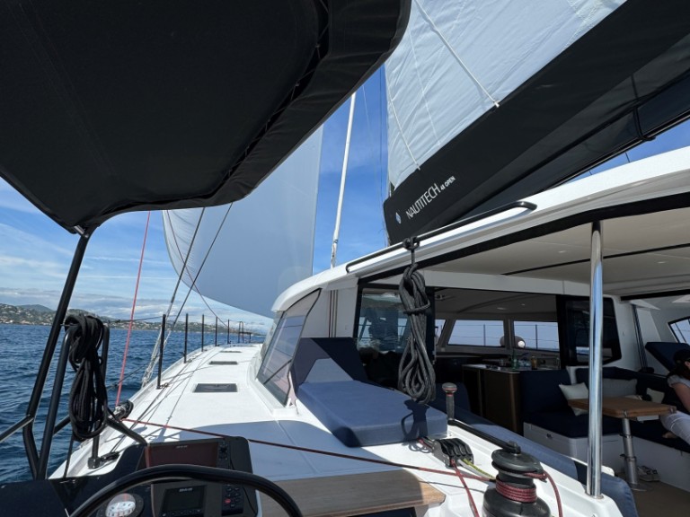 Hire Catamaran Nautitech with a boat licence
