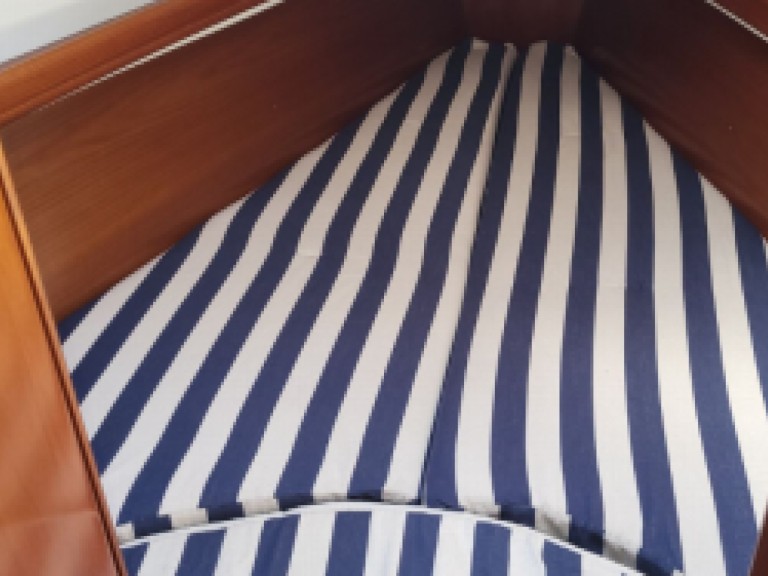 Yacht charter Arzon - 4 First 31.7 on SamBoat