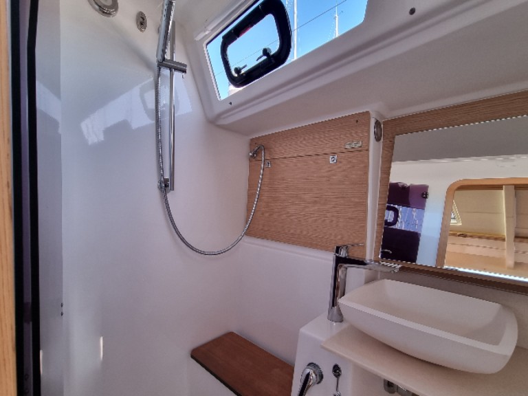 Yacht charter Arzon - 74 DUFOUR 430 on SamBoat